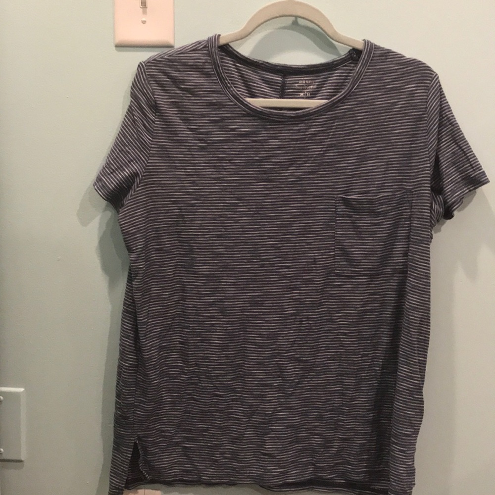 Old navy t shirt